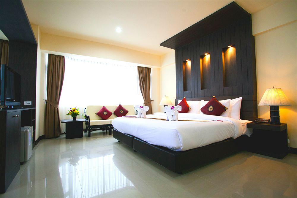 Sun City Pattaya Hotel Екстериор снимка