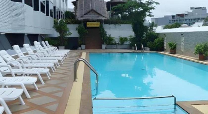 Sun City Pattaya Hotel Екстериор снимка